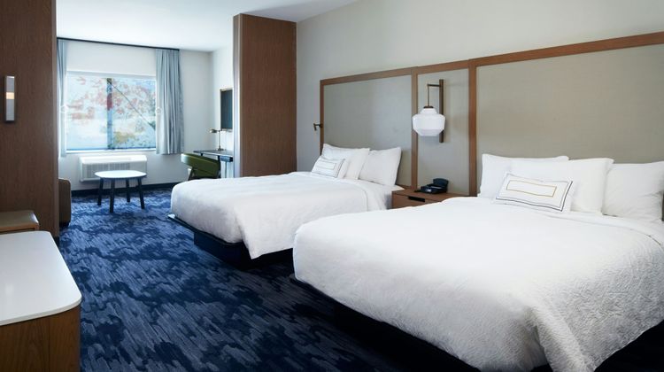 Fairfield Inn & Suites Riverside Suite