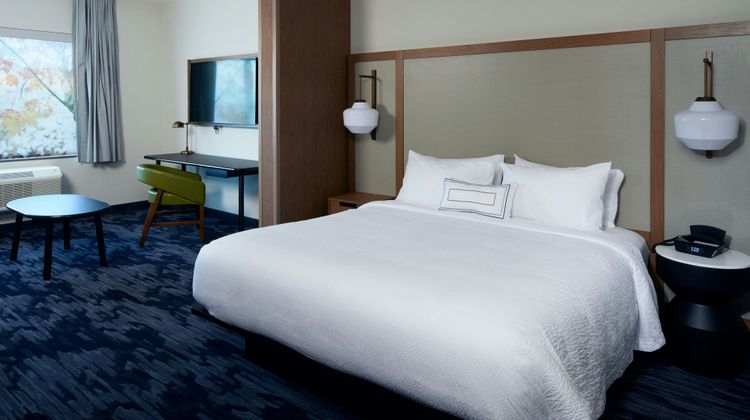 Fairfield Inn & Suites Riverside Suite
