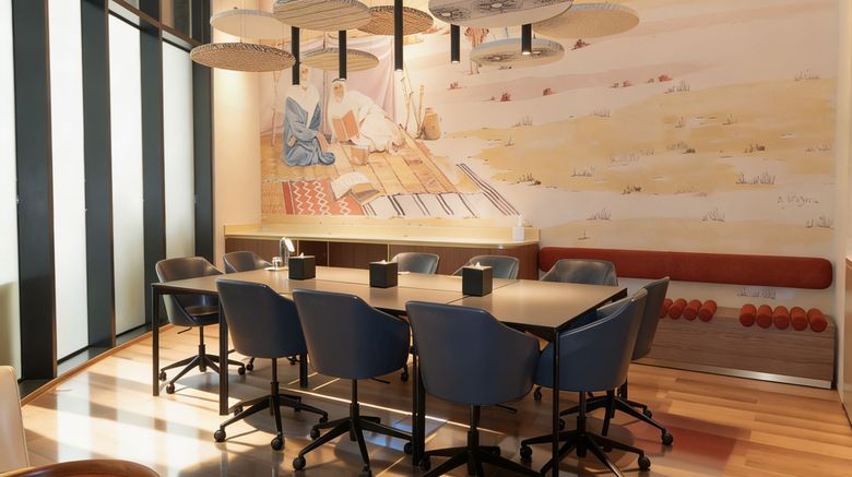 <b>Hotel Indigo Dubai Downtown Meeting</b>. Images powered by <a href="https://www.leonardoworldwide.com/" title="Leonardo Worldwide" target="_blank">Leonardo</a>.