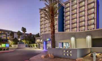 Holiday Inn Express Phoenix Midtown