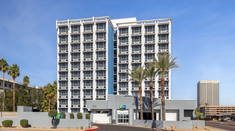 Holiday Inn Express Phoenix Midtown Exterior