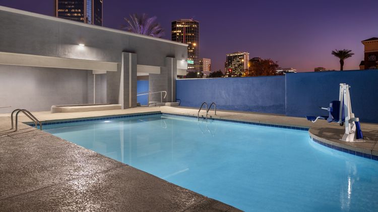 Holiday Inn Express Phoenix Midtown Pool