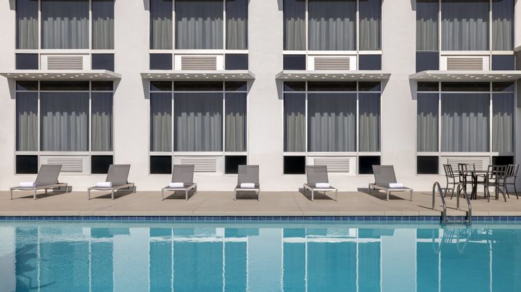 Holiday Inn Express Phoenix Midtown Pool