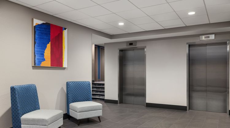 Holiday Inn Express Phoenix Midtown Lobby