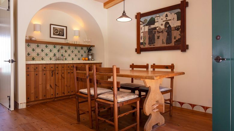 <b>Hotel El Roblar Suite</b>. Images powered by <a href="https://www.leonardoworldwide.com/" title="Leonardo Worldwide" target="_blank">Leonardo</a>.