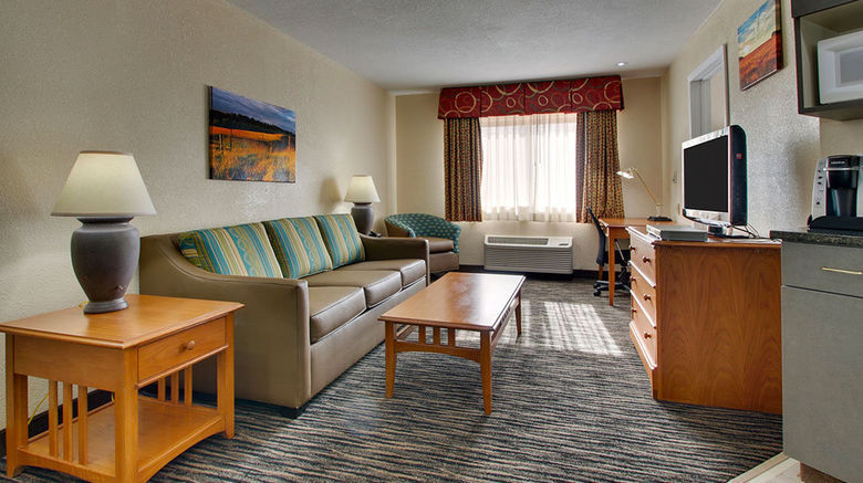 <b>EverSpring Inn & Suites Suite</b>. Images powered by <a href="https://www.leonardoworldwide.com/" title="Leonardo Worldwide" target="_blank">Leonardo</a>.