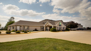 EverSpring Inn & Suites