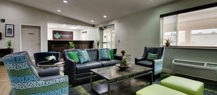 EverSpring Inn & Suites Lobby