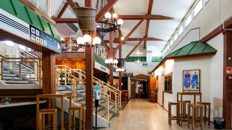 Hotel Seaport Lobby