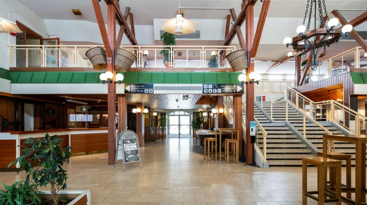 Hotel Seaport Lobby