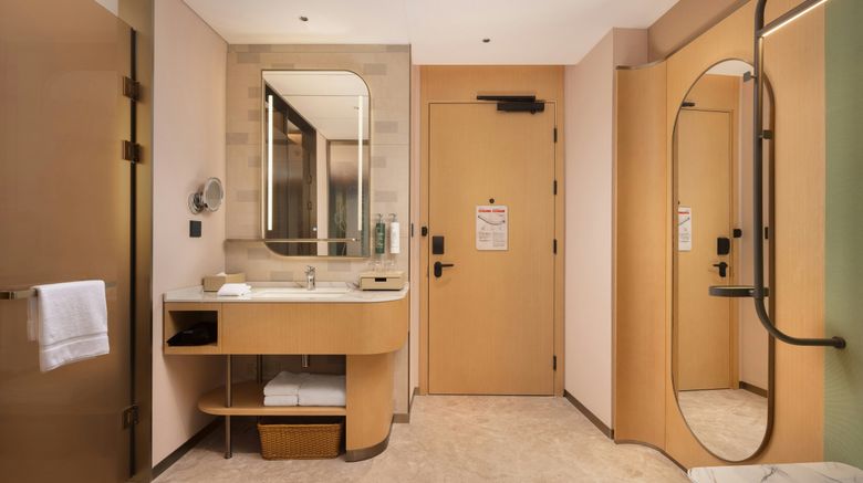 <b>Hilton Garden Inn Huangshi Dinosaur WL Room</b>. Images powered by <a href="https://www.leonardoworldwide.com/" title="Leonardo Worldwide" target="_blank">Leonardo</a>.