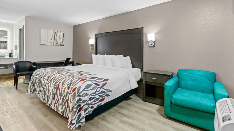 <b>Red Roof Inn Panama City Beach Room</b>. Images powered by <a href="https://www.leonardoworldwide.com/" title="Leonardo Worldwide" target="_blank">Leonardo</a>.