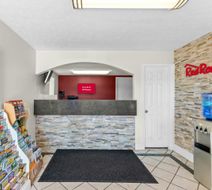 Red Roof Inn Panama City Beach Lobby