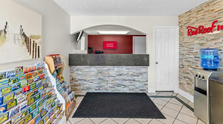 Red Roof Inn Panama City Beach Lobby
