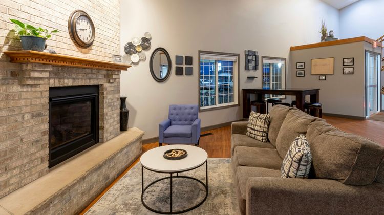 Paynesville Inn & Suites Lobby