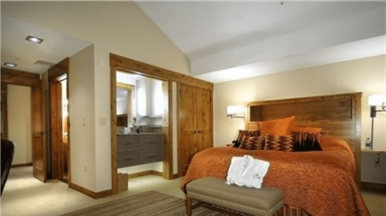 <b>The Lodge at Mountaineer Square Room</b>. Images powered by <a href="https://www.leonardoworldwide.com/" title="Leonardo Worldwide" target="_blank">Leonardo</a>.
