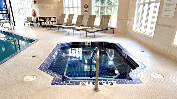 Holiday Inn Express Hotel & Suites Pool