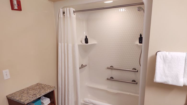 <b>Grand Summit Resort Room</b>. Images powered by <a href="https://www.leonardoworldwide.com/" title="Leonardo Worldwide" target="_blank">Leonardo</a>.