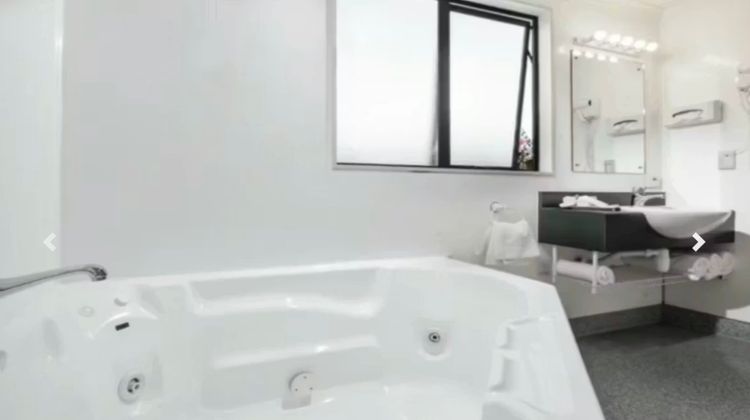 Fairley Motor Lodge Room