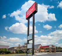 Red Roof Inn Lumberton Exterior
