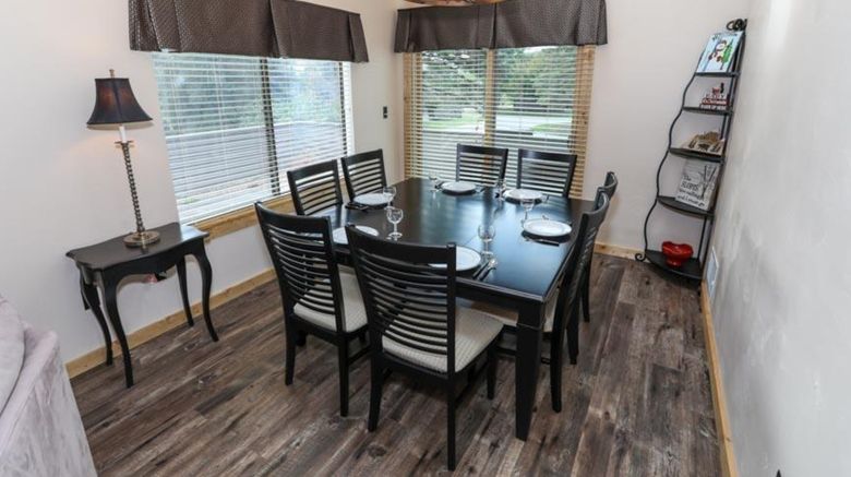 <b>Seven Springs Mountain Resort Room</b>. Images powered by <a href="https://www.leonardoworldwide.com/" title="Leonardo Worldwide" target="_blank">Leonardo</a>.