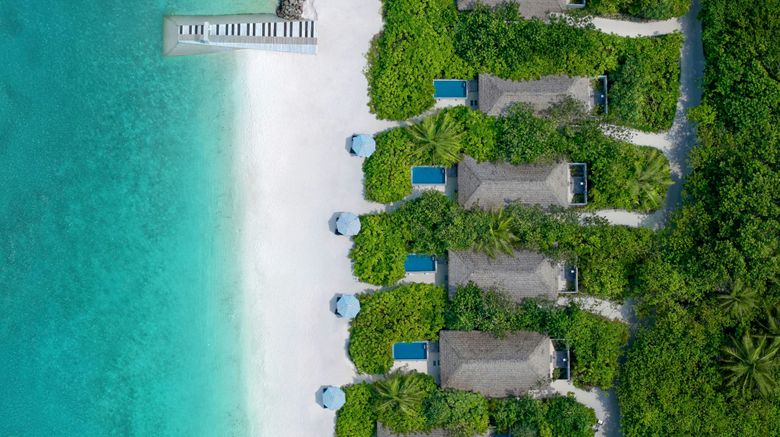 <b>Le Meridien Maldives Resort & Spa Pool</b>. Images powered by <a href="https://www.leonardoworldwide.com/" title="Leonardo Worldwide" target="_blank">Leonardo</a>.
