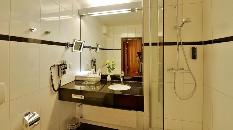 <b>Carathotel Basel Room</b>. Images powered by <a href="https://www.leonardoworldwide.com/" title="Leonardo Worldwide" target="_blank">Leonardo</a>.