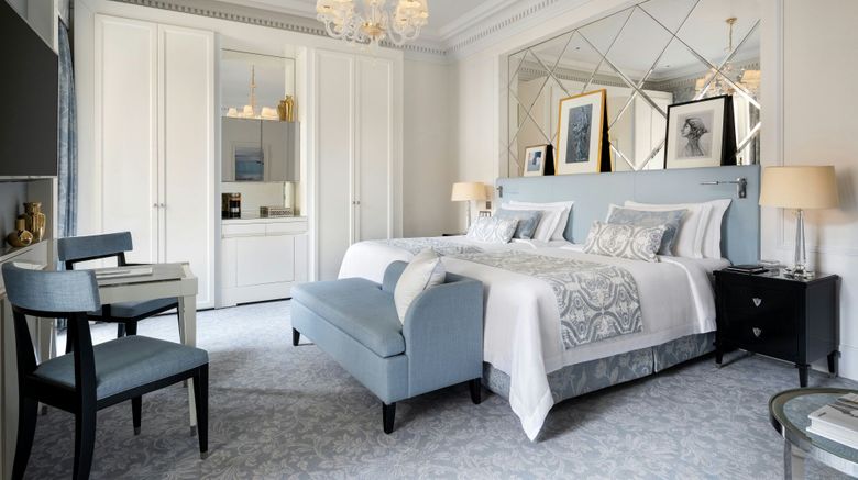 <b>The St Regis Rome Suite</b>. Images powered by <a href="https://www.leonardoworldwide.com/" title="Leonardo Worldwide" target="_blank">Leonardo</a>.