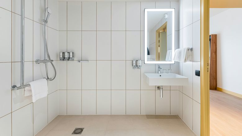 <b>Hampton Merignac Room</b>. Images powered by <a href="https://www.leonardoworldwide.com/" title="Leonardo Worldwide" target="_blank">Leonardo</a>.
