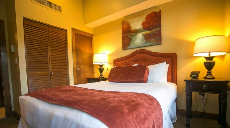 Sundial Lodge Room