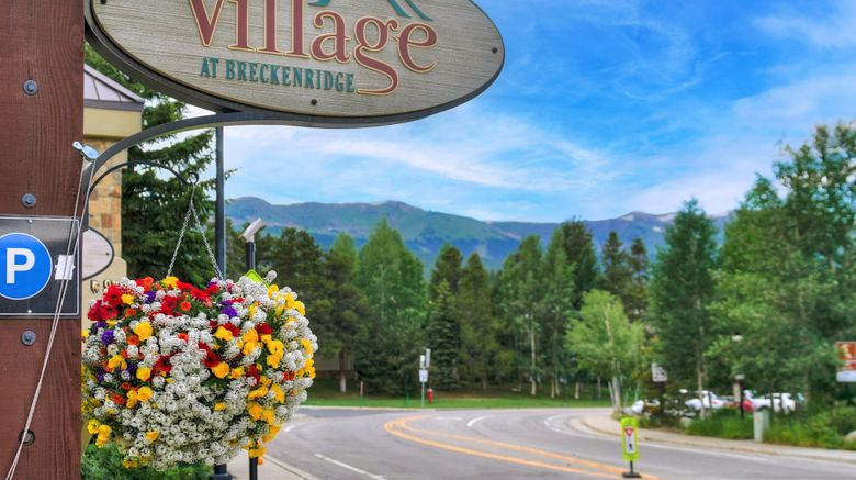 <b>The Village at Breckenridge Exterior</b>. Images powered by <a href="https://www.leonardoworldwide.com/" title="Leonardo Worldwide" target="_blank">Leonardo</a>.