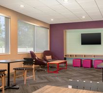 Tru by Hilton Gananoque Lobby