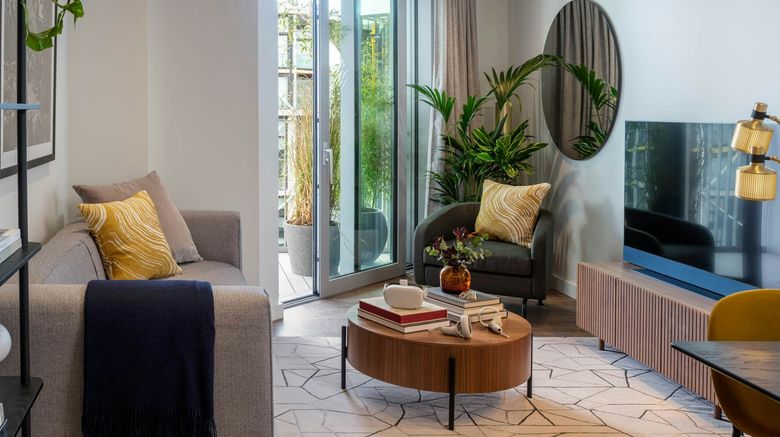 <b>Urban Rest - Battersea London Room</b>. Images powered by <a href="https://www.leonardoworldwide.com/" title="Leonardo Worldwide" target="_blank">Leonardo</a>.