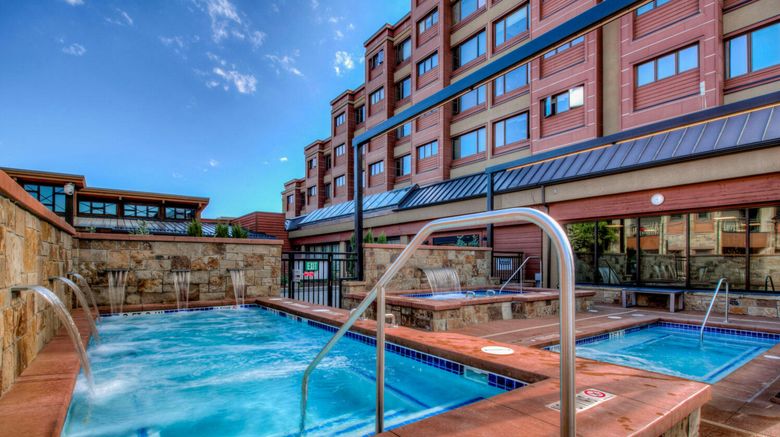 <b>The Village at Breckenridge Pool</b>. Images powered by <a href="https://www.leonardoworldwide.com/" title="Leonardo Worldwide" target="_blank">Leonardo</a>.
