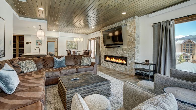 <b>The Village at Breckenridge Room</b>. Images powered by <a href="https://www.leonardoworldwide.com/" title="Leonardo Worldwide" target="_blank">Leonardo</a>.
