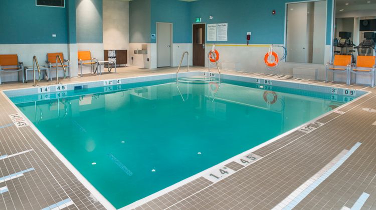 Holiday Inn Express & Suites Victoria Pool