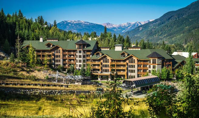 First Tracks Lodge Exterior