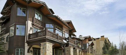 Legendary Lodging Exterior