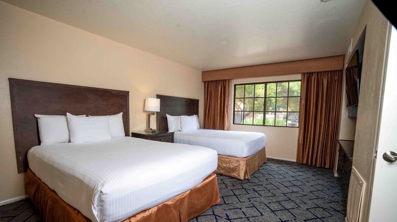 <b>Kimpton Miralina Resort & Villas Suite</b>. Images powered by <a href="https://www.leonardoworldwide.com/" title="Leonardo Worldwide" target="_blank">Leonardo</a>.
