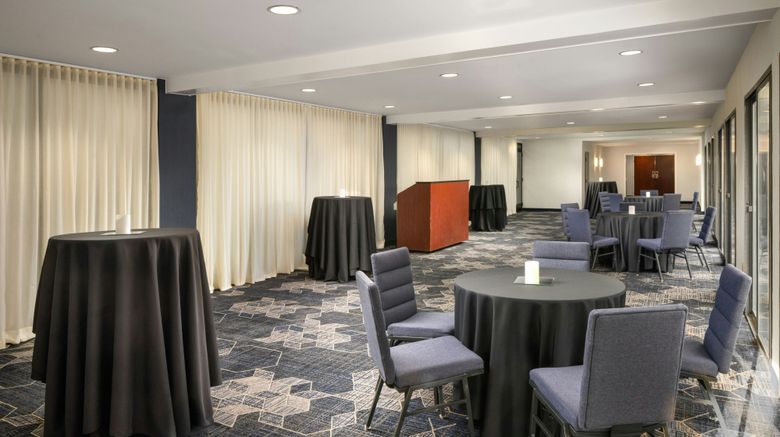 <b>Courtyard Hartford Cromwell Lobby</b>. Images powered by <a href="https://www.leonardoworldwide.com/" title="Leonardo Worldwide" target="_blank">Leonardo</a>.