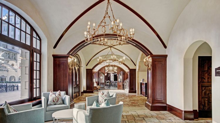 Arrabelle At Vail Square, A RockResort Lobby