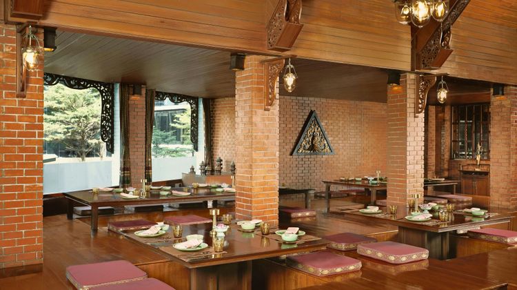 Royal Orchid Sheraton Riverside Hotel Restaurant