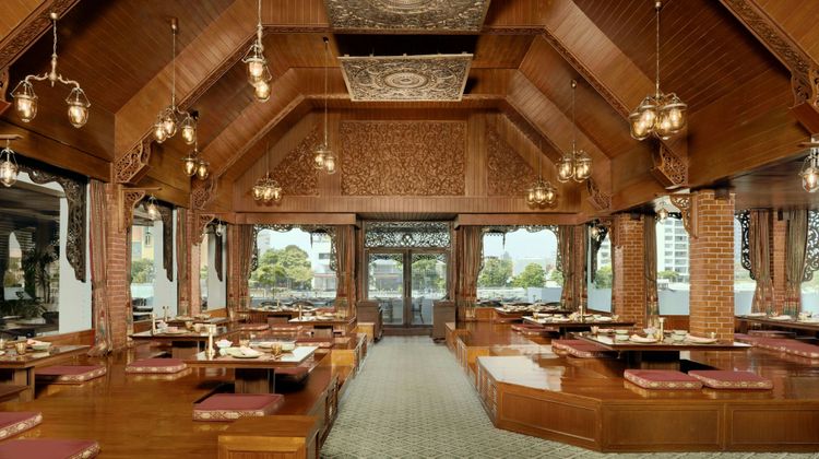 Royal Orchid Sheraton Riverside Hotel Restaurant