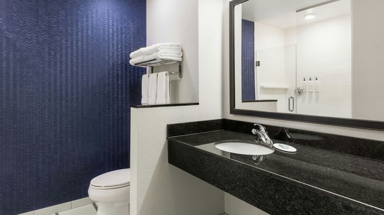 Fairfield Inn & Suites St Paul Northeast Room