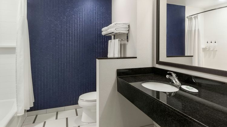 Fairfield Inn & Suites St Paul Northeast Room