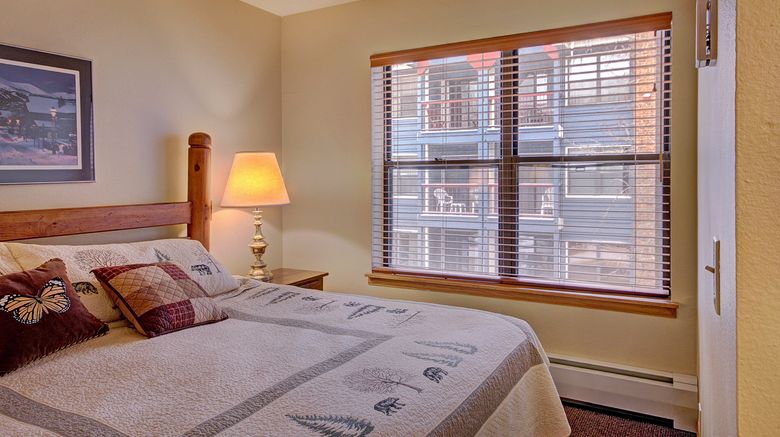 <b>River Mountain Lodge Room</b>. Images powered by <a href="https://www.leonardoworldwide.com/" title="Leonardo Worldwide" target="_blank">Leonardo</a>.