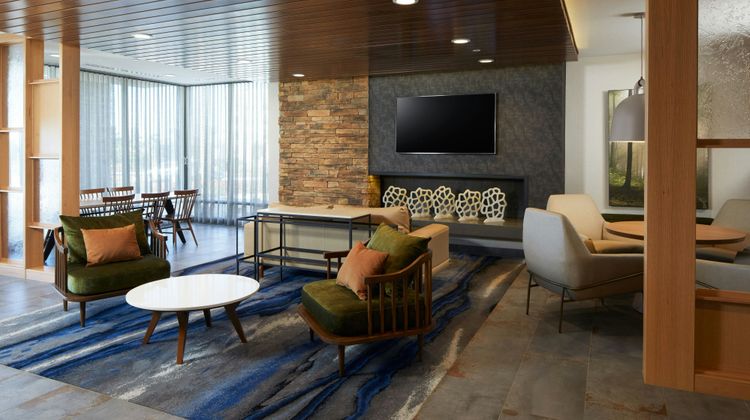 Fairfield Inn & Suites Riverside Lobby