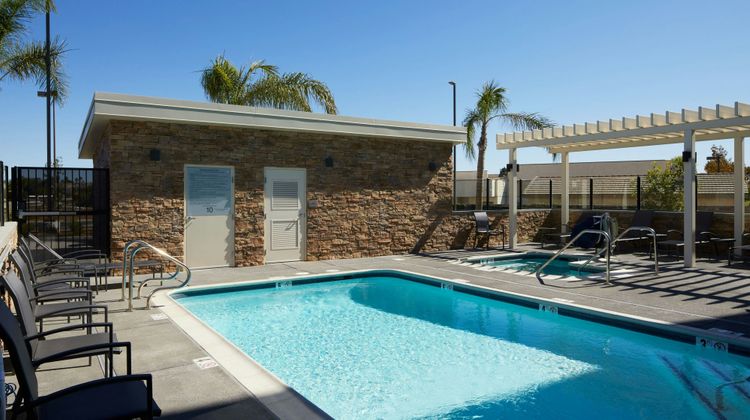 Fairfield Inn & Suites Riverside Pool