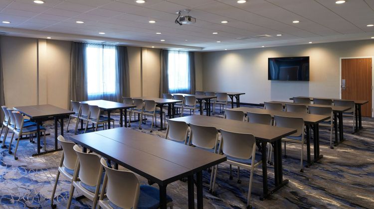 Fairfield Inn & Suites Riverside Meeting