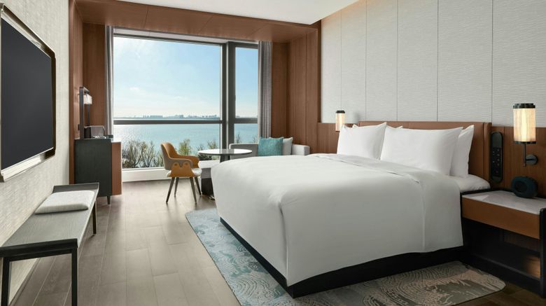 <b>Sheraton Suzhou Yangcheng Lake Room</b>. Images powered by <a href="https://www.leonardoworldwide.com/" title="Leonardo Worldwide" target="_blank">Leonardo</a>.
